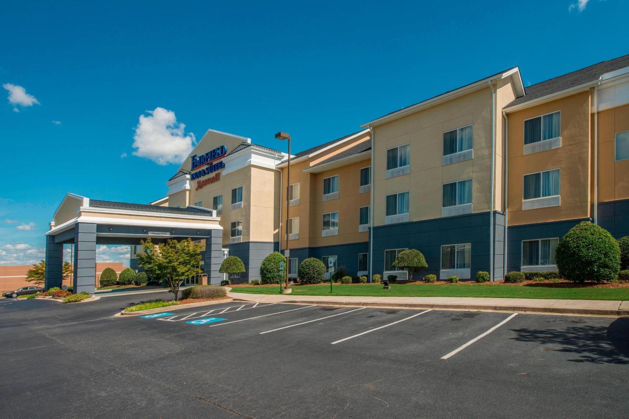 Fairfield Inn & Suites By Marriott Greenwood Exterior photo